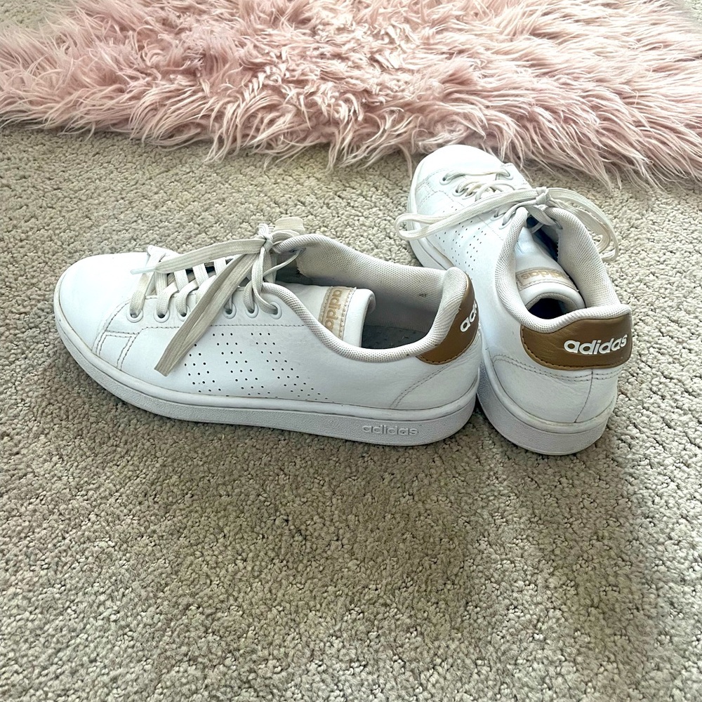 Women’s Size 6.5 ADIDAS Grand Court